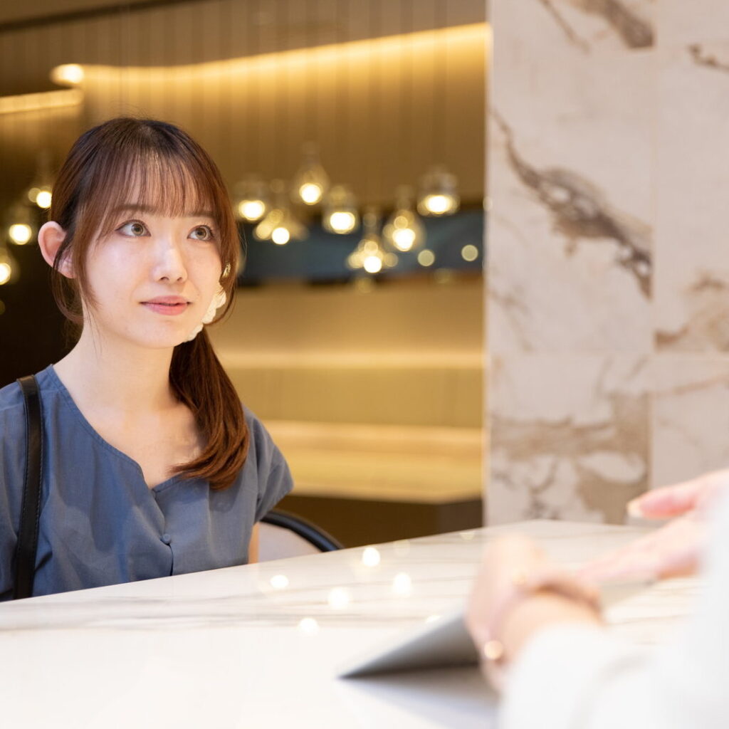 婦人科形成の相談している女性