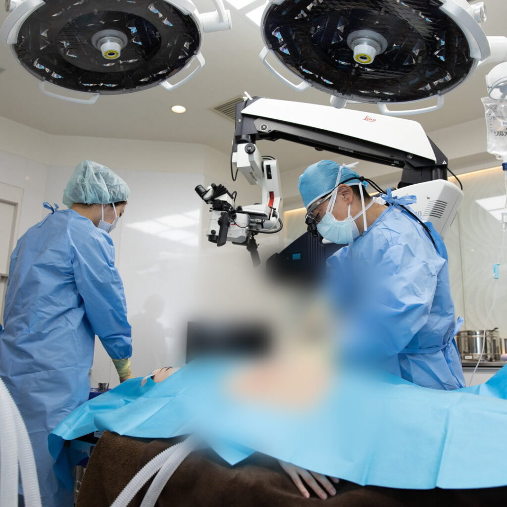 腹部脂肪切除(タミータック)の手術の写真
