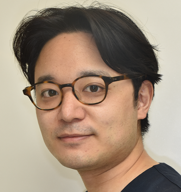 河野 暉 先生