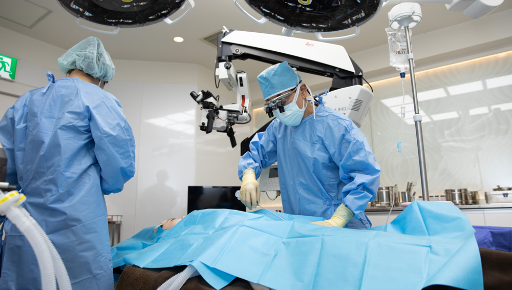 脂肪吸引をしている様子